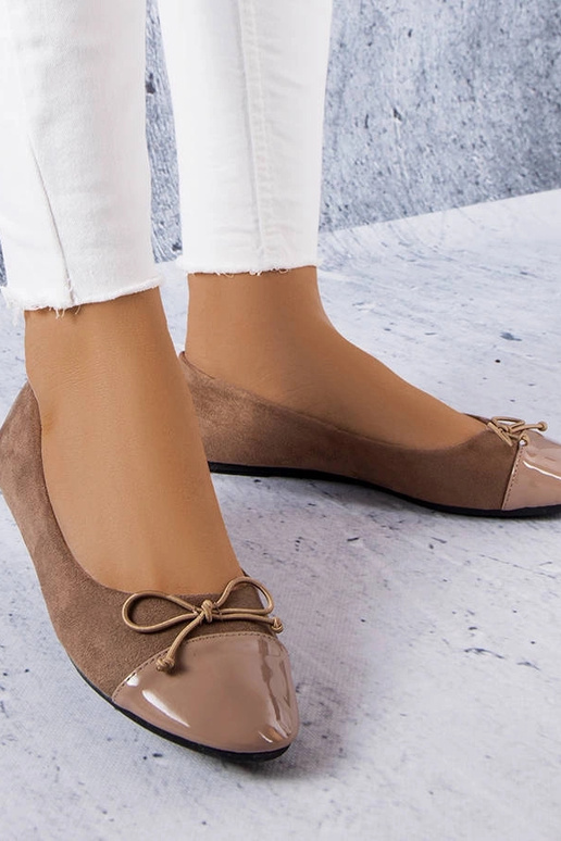 Braune Ballerinas mit Lackspitze Simard Braune Ballerinas mit Lackspitze Simard