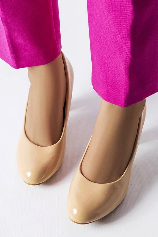 Beige Pumps aus Lackleder von Burkett