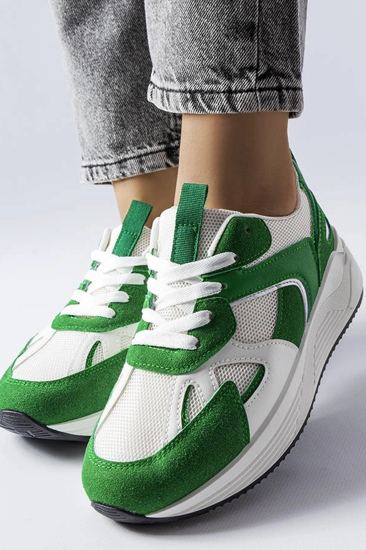 Grüne Sneakers aus Kombinationstoffen...