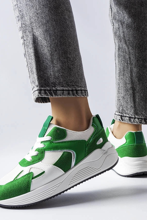 Grüne Sneakers aus Kombinationstoffen...