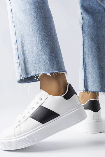 Weiße Sneakers mit...