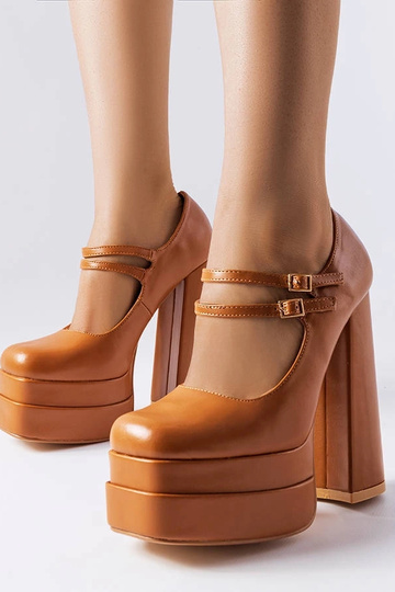 Braune Chouinard Pumps mit...