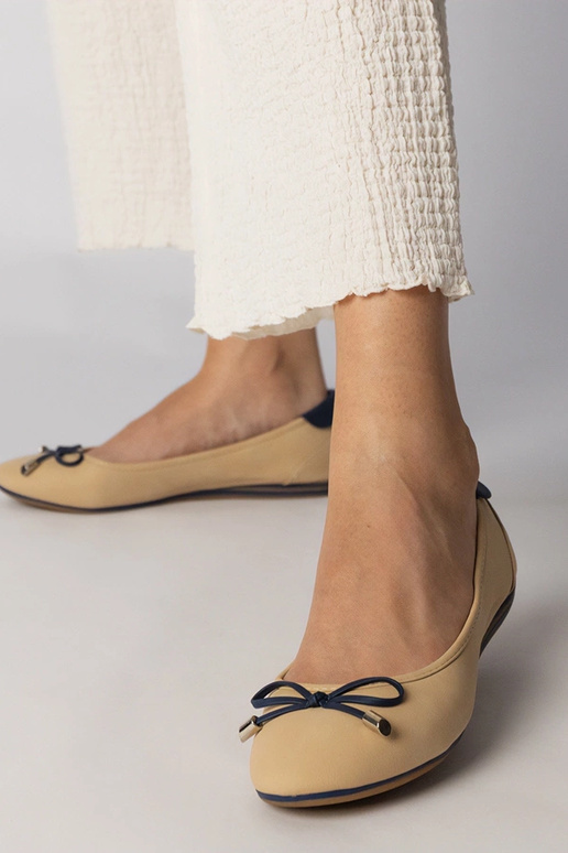Beige Schuhe mit Schleife, „Maddalena" Beige Schuhe mit Schleife, „Maddalena"