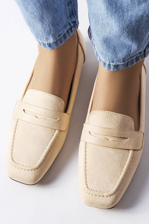 Sandfarbene Kunstvelours-Balletschuhe... Sandfarbene Kunstvelours-Balletschuhe...