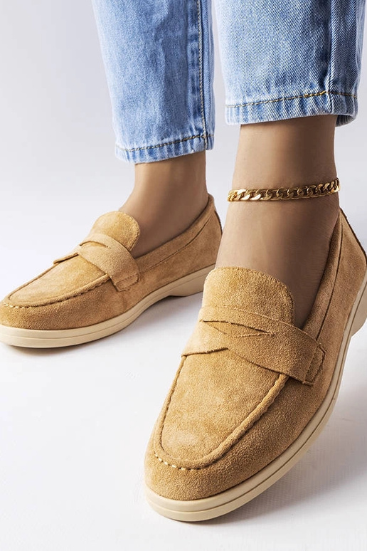 Sandfarbene Kunstvelours-Balletschuhe... Sandfarbene Kunstvelours-Balletschuhe...