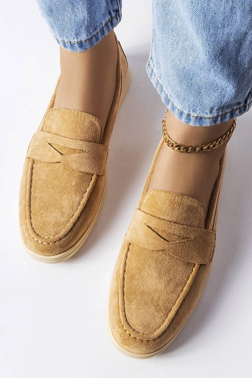 Sandfarbene Kunstvelours-Balletschuhe... Sandfarbene Kunstvelours-Balletschuhe...