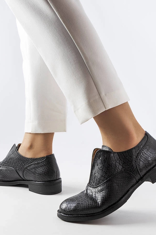 Schwarze Damen-Schnürschuhe aus... Schwarze Damen-Schnürschuhe aus...