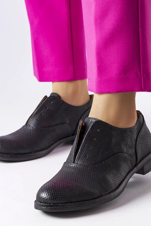 Schwarze perforierte Kairaouani-Schuhe