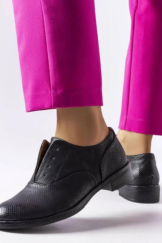 Schwarze perforierte Kairaouani-Schuhe