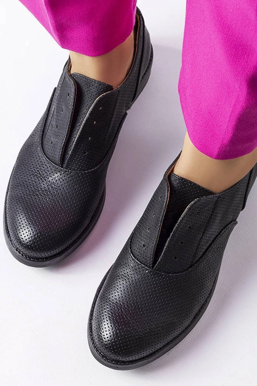 Schwarze perforierte Kairaouani-Schuhe