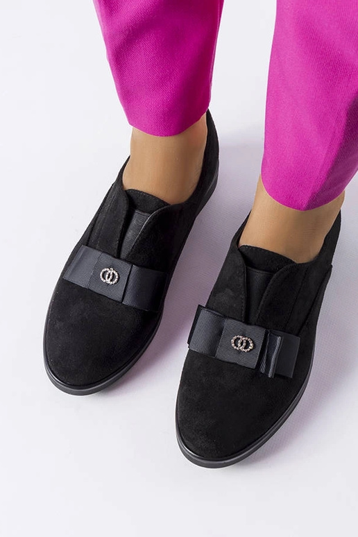 Schwarze Halbschuhe zum... Schwarze Halbschuhe zum...