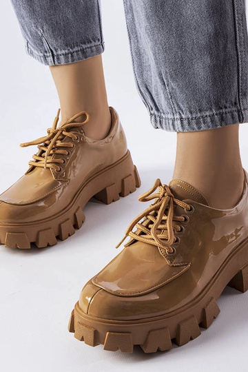 Braune lackierte Halbschuhe, „Beccadelli"