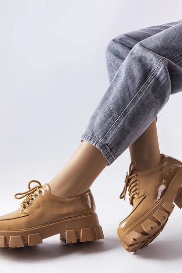 Braune lackierte Halbschuhe, „Beccadelli" 2