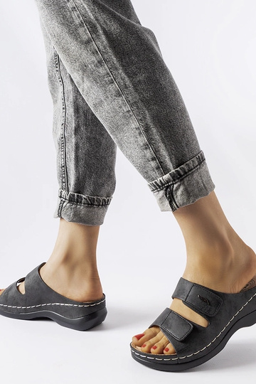 Schwarze Pantoletten mit... 2