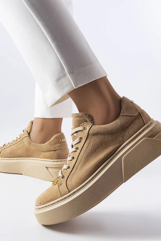 Sandfarbene Wildledersportschuhe,...