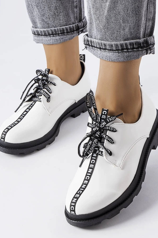 Weiße Stiefeletten mit...