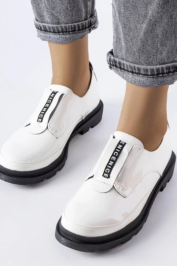 Weiße Legget-Schuhe aus Lackleder