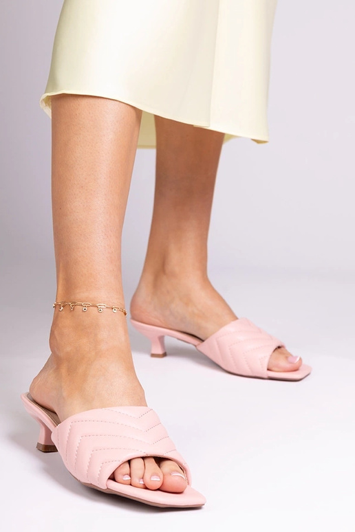 Rosa Pantoletten mit niedrigem...