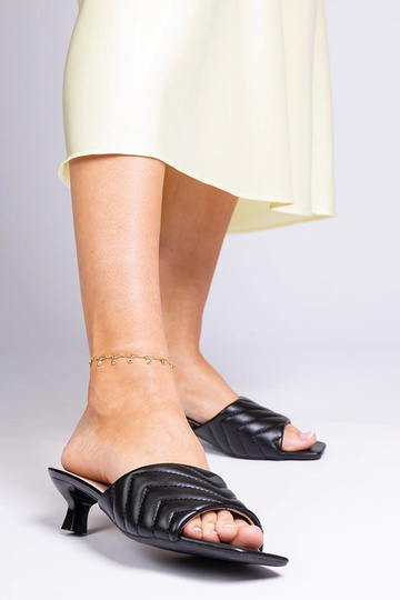 Schwarze Pantoletten mit... 2