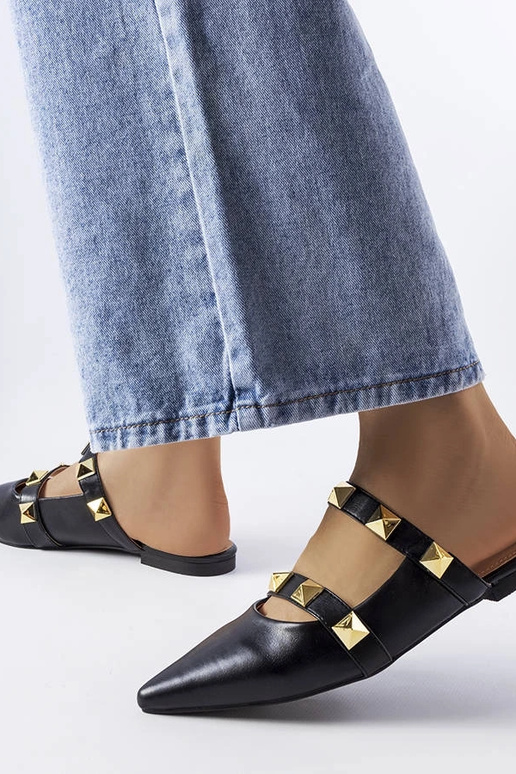 Schwarze Flip-Flops mit spitzer... Schwarze Flip-Flops mit spitzer...