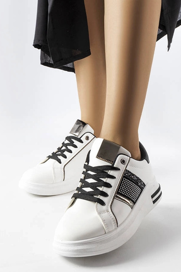Schwarze und weiße Sneakers mit Xarles-Zirkonen