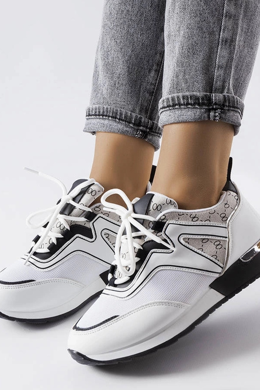 Weiße Sneaker mit goldenen Elementen...