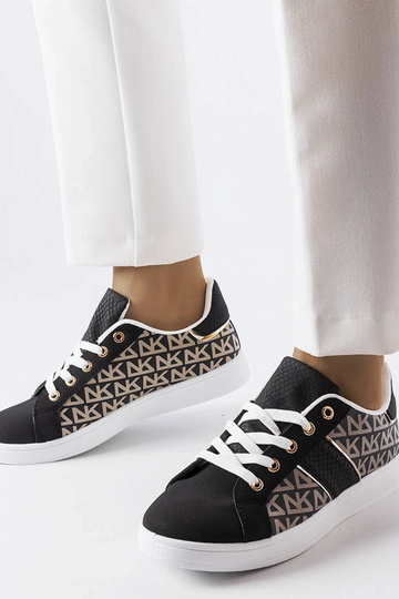 Schwarze Sneaker verziert mit dem Bolduc-Monogramm