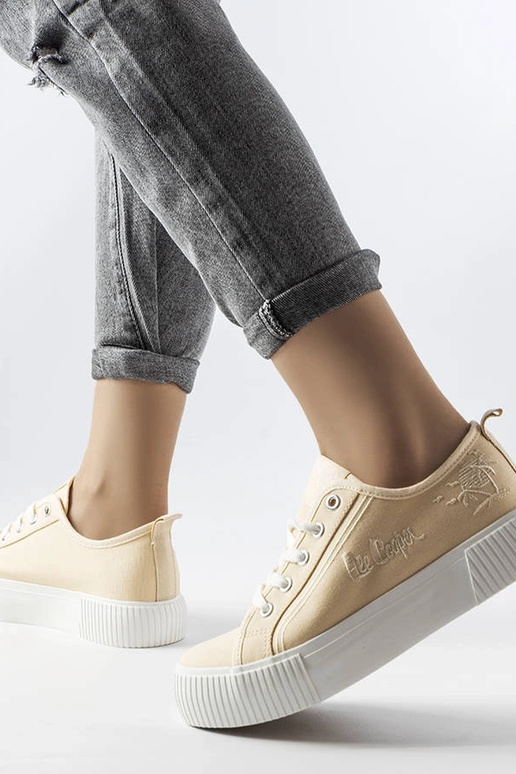 Beige Turnschuhe von Lee Cooper...
