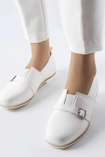 Weiße Halbschuhe mit Lederinnensohle, „Felosa"