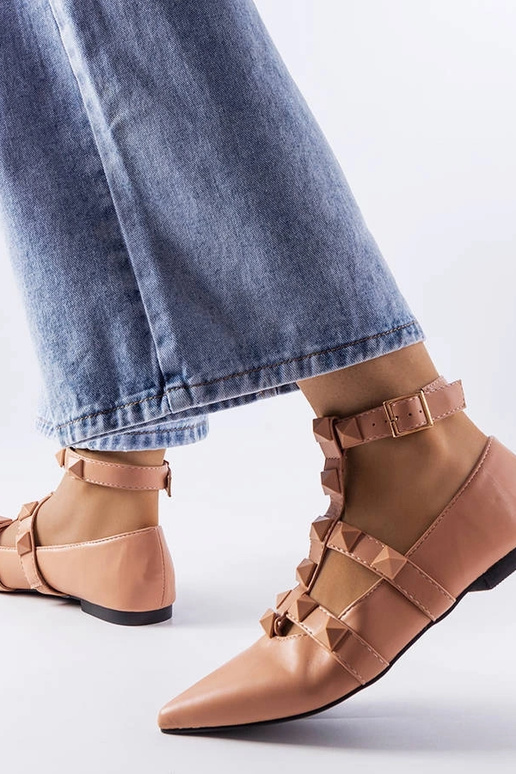 Beige Ballerinas mit auffälliger... Beige Ballerinas mit auffälliger...