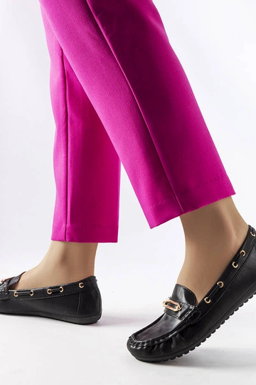 Schwarze Loafer mit Seattle-Applikation verziert 2