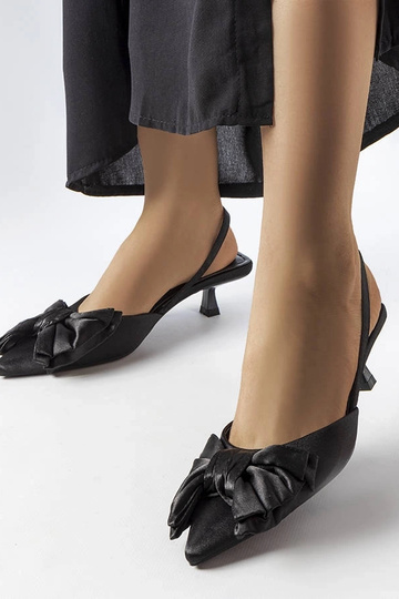 Schwarze High Heels mit...