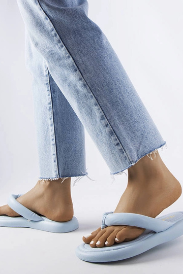 Blaue, klobige Flip-Flops von Smithfield 2