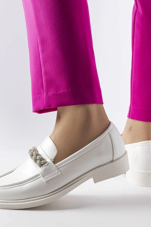 Weiße Loafer mit Strasssteinen... Weiße Loafer mit Strasssteinen...