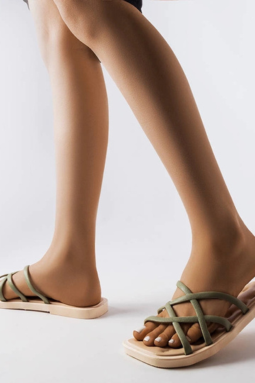 Grüne Flip-Flops aus Gummi von Pearlman 2