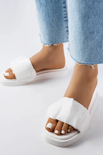 Weiße Flip-Flops mit...