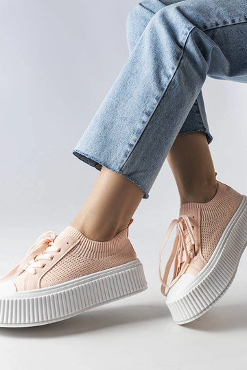 Rosa Stoff-Sneaker auf der... 2