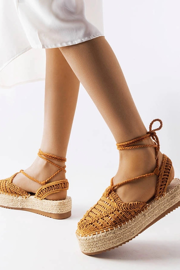 Kamelfarbene Espadrilles zum Schnüren Partenia