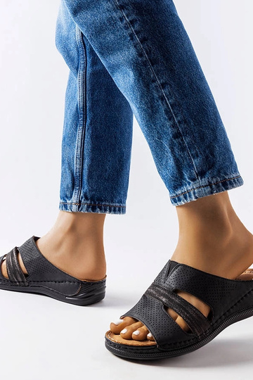 Schwarze leichte Flip-Flops...