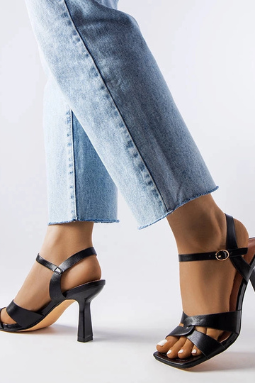 Schwarze High Heel Sandaletten mit Riemchen Karolina 2