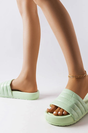 Grüne Flip-Flops mit...