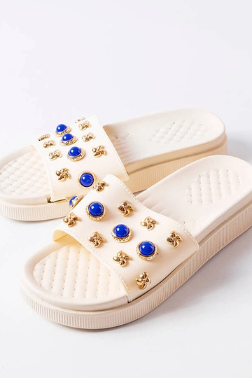 Beige verzierte Flip-Flops von Montesarchio 2