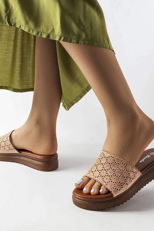 Rosa durchbrochene Pantoletten mit...