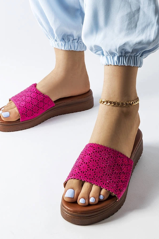 Dunkelrosa durchbrochene Pantoletten...