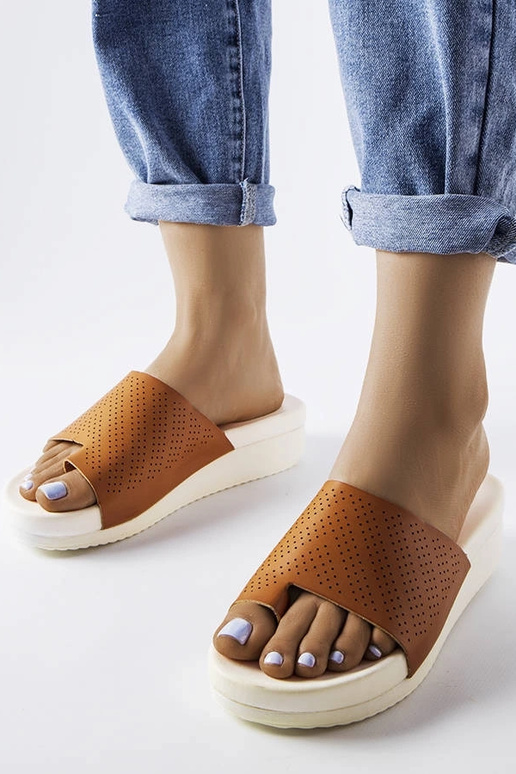 Braune Monferrato-Keilsandalen