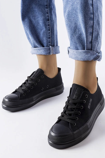 Schwarze Plateau-Sneaker...