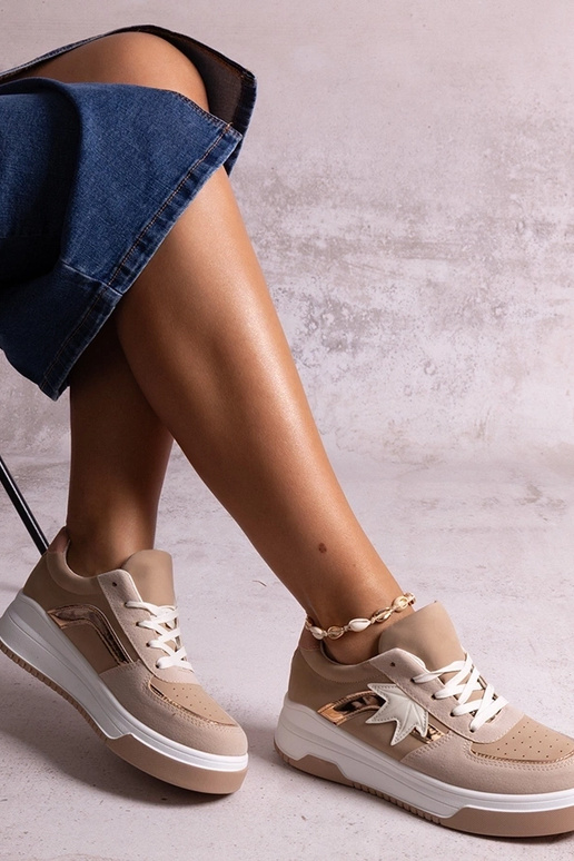 Beige Sneakers mit Spiegeleinsatz...