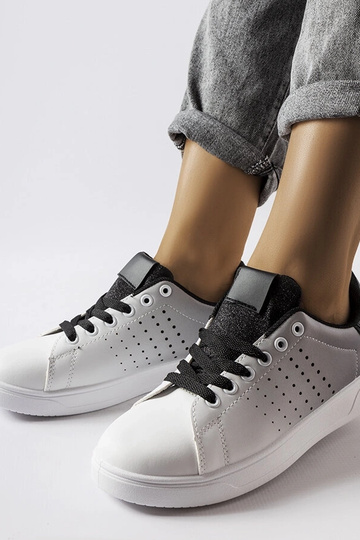 Sportliche Schuhe mit... 2