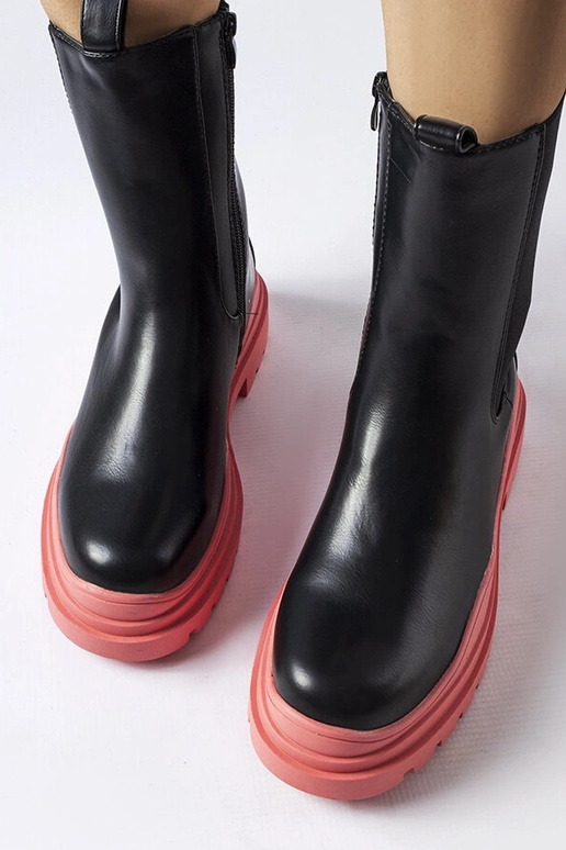 Schwarze Stiefeletten mit bunter...