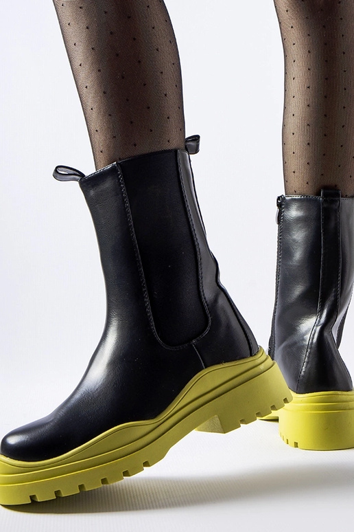 Schwarze Stiefeletten mit bunter...